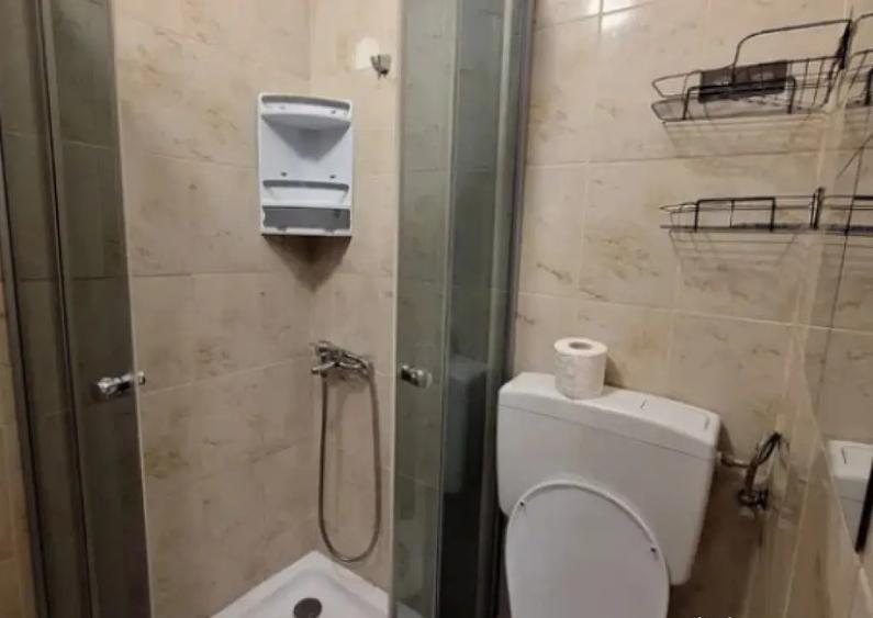 Camera de camin cu baie proprie - zona Florilor - 7