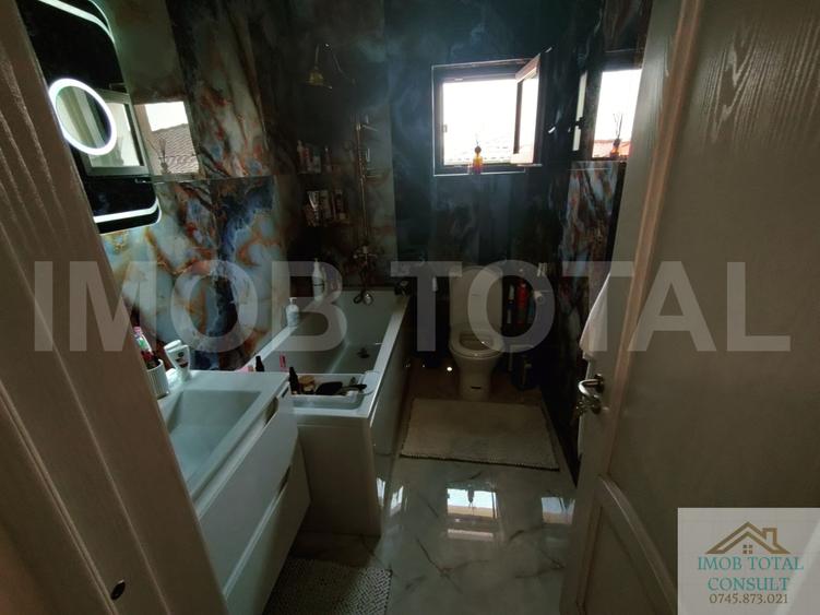 Apartament 3 camere , Zona Targul Saptamanal, mobilat si utilat, 2 locuri parcar - 2