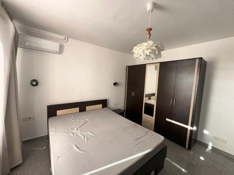 Piata Universitatii - Bloc Dunarea 1981 mobilat 2 camere panorama deosebita - 1