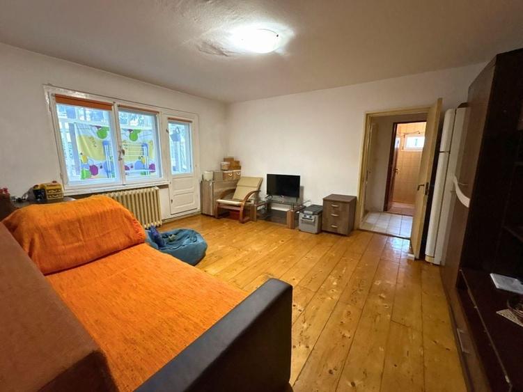 Apartament 2 camere parter 50 M² zona linistita Simeria - 1