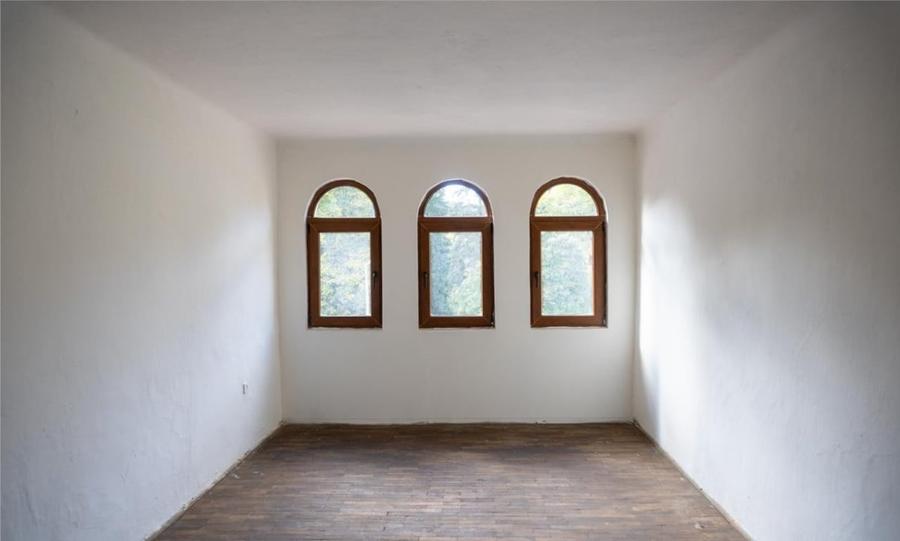 Proprietate mixta -spatiu comercial +rezidenta - 18