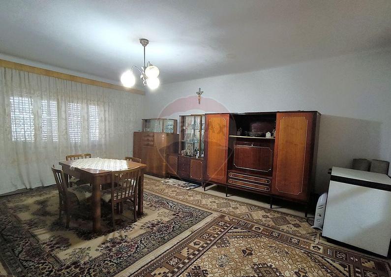 Casa 3 camere si 1400 mp teren in Brateiu - jud. Sibiu - 11