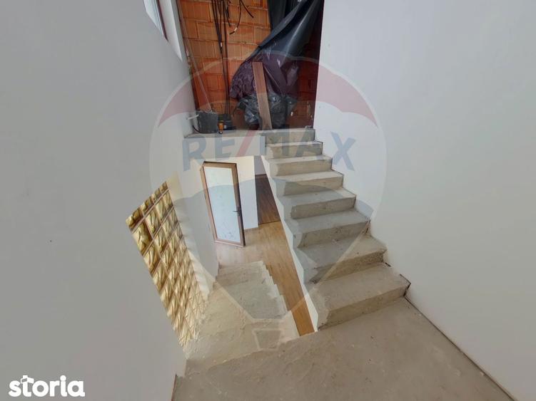 Casa cu 5 camere de vanzare in Piatra, Maramure? - 9