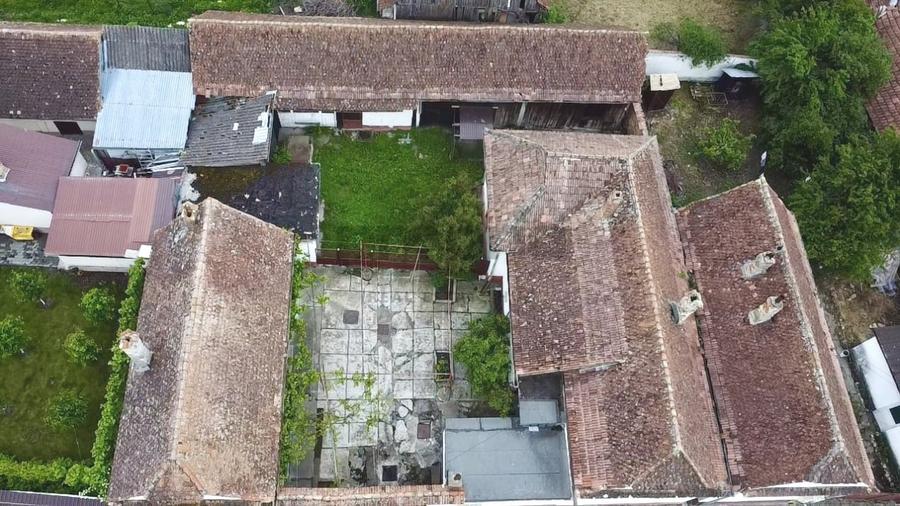 CASĂ COMPUSĂ DIN 2 CORPURI + CURTE + ANEXE - ORAȘ RUPEA -STR.VAII 38 - 1