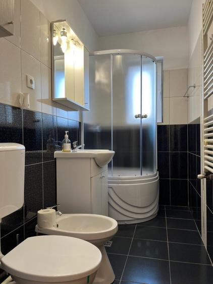 Garsoniera de inchiriat Tractorul zona Coresi - 2