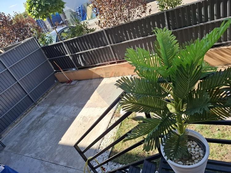 Apartament cu 3 camere  cu loc de parcare si curte proprie -de vanzare - 14