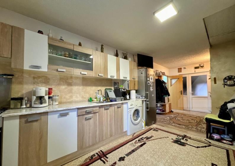 Apartament 2 camere, curte comuna - zona centrala - 1