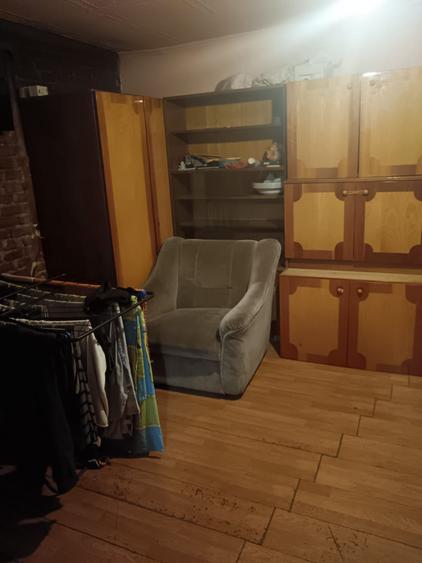 Vand casa 1 cam. in curte comuna - 3