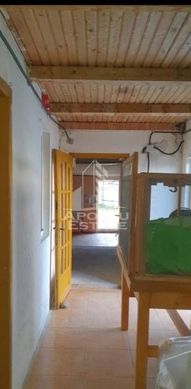 Casa demolabila cu teren generos 394mp, toate utilitatile, Ronat - 5