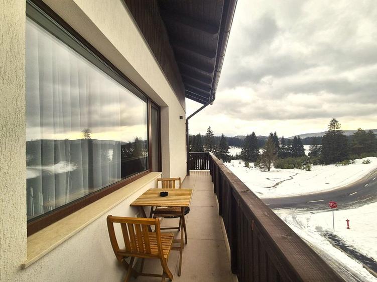 Apartamente în vilă construite în 2024, cu priveliște spre Postăvaru. - 2