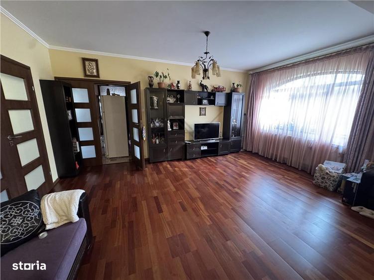 Vanzare Vila Individuala Mobilata Utilata -10 Camere - Teren 1000Mp C - 12