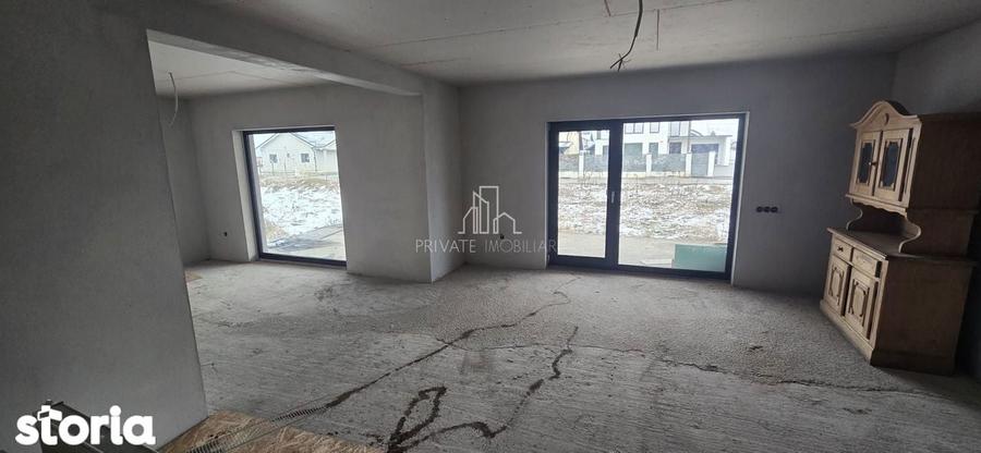 Casa 283 Mp/ Teren 835 Mp, Nou Construita, Solovastru, Zona Reghin - 4