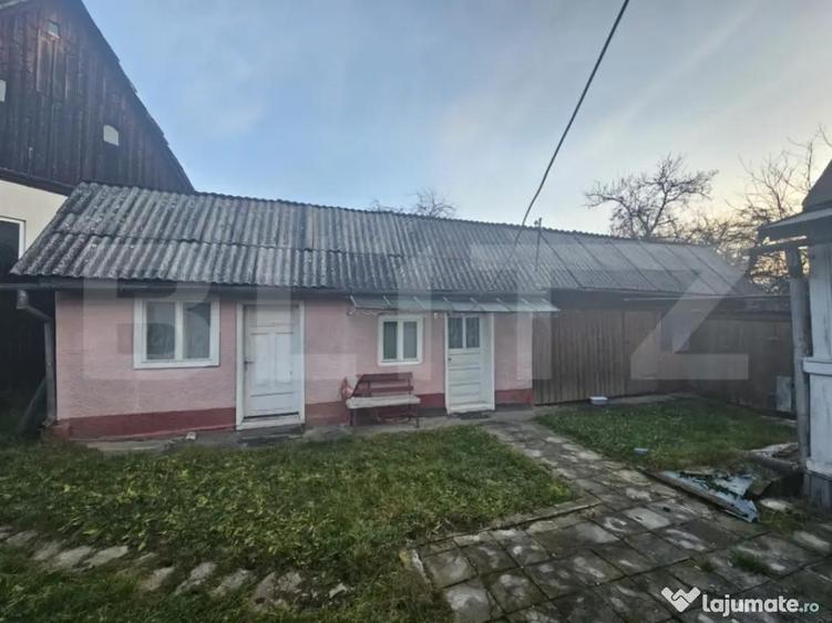 Casa cu 2 camere ?i anexe, zona centrala, Campeni - 2