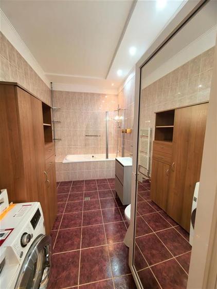 Inchiriez casa 3 camere ultracentral cu acces auto - 1