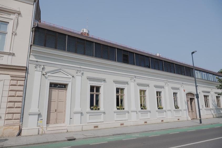 Casa cu destinație alimentație publică si comerț - 2