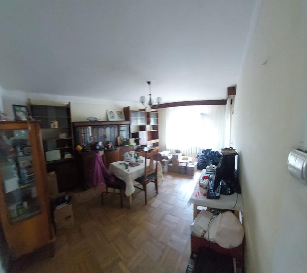 Apartament 4 camere Nicolina-Rond Vechi-Lidl, necesita renovare - 1