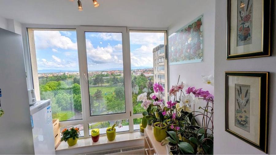 Apartament cu trei camere -decomandat - 2
