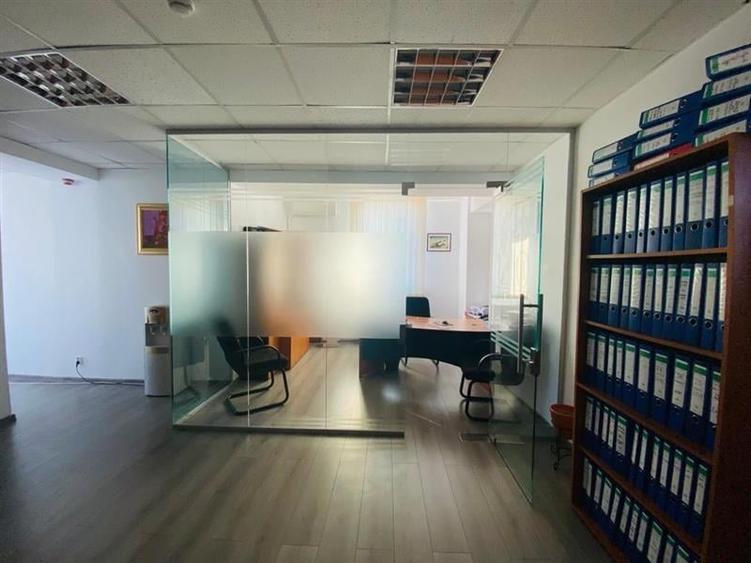 Spatii birouri - Calea Plevnei - de la 215 mp - 2