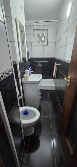 Închiriere apartament 3camere, etaj 1 , micro 5 Târgoviște - 8