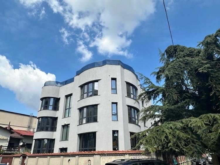 Cotroceni , Doctor Carol Davila, metrou Eroilor, piscina, constructie 2000! - 2