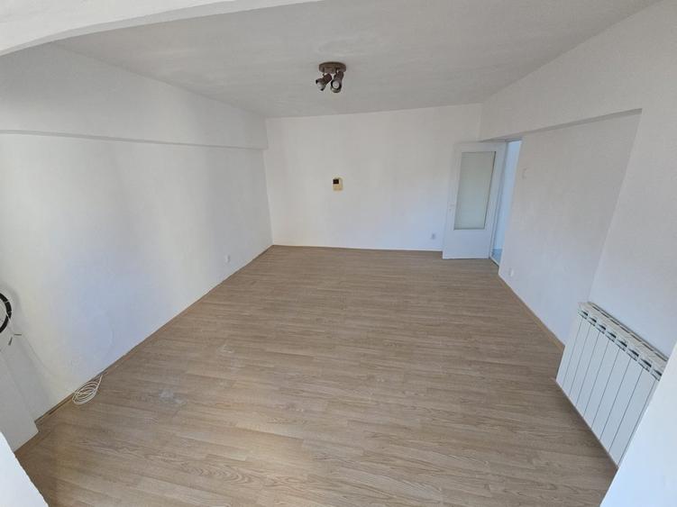 Resita Apartament cu o camera (garsoniera) ultracentral in Resita - 7