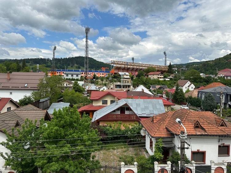 Apartament cu 2 camere decomandat în Precista