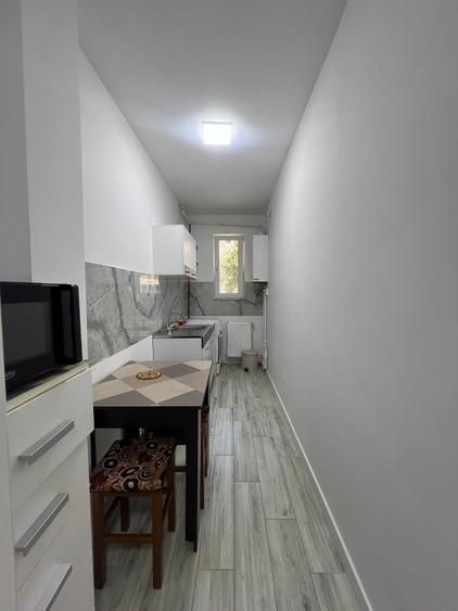 Garsoniera 27mp zona Meteo finisata mobilata utilata 35.000eur neg - 1