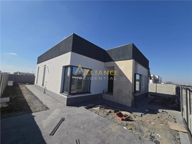 Casa individuala- 4 camere- 371mp teren- placa de beton - 1