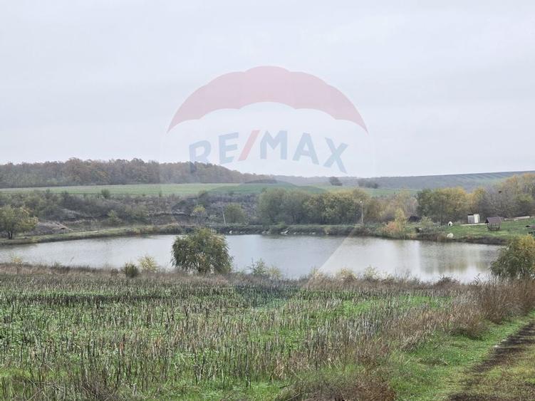 DE VANZARE LAC Pescuit sportiv 6,7ha + TEREN 6,3ha - 1