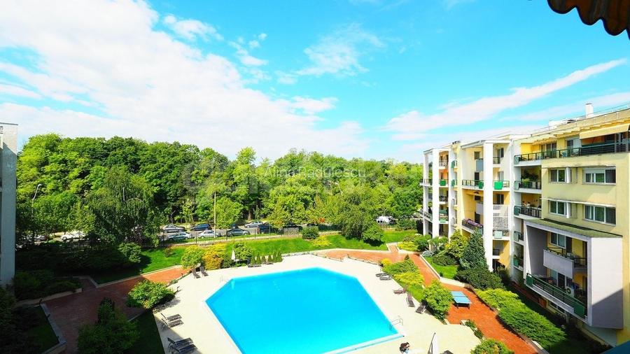 Apartament spatios cu 4 camere in complex cu piscina Apartament spatios cu 4 camere in complex cu piscina