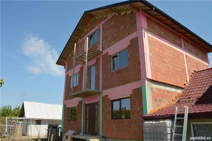 Casă cu 10 camere cu Teren 1278 Mp în Horpaz