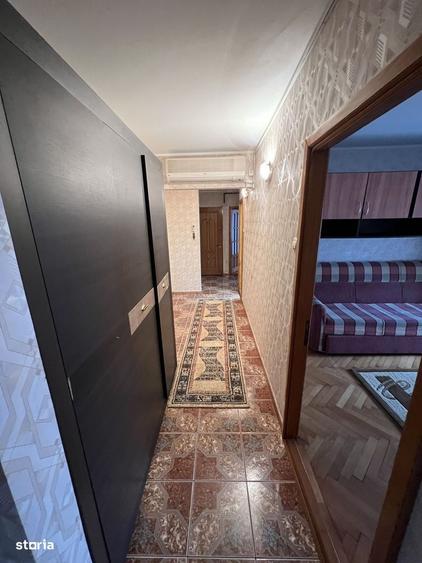 Apartament cu 3 camere decomandat, mobilat în Casa de Cultură