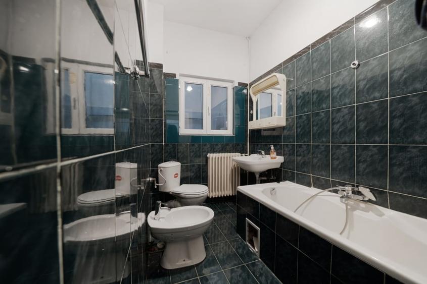 Etaj 1/Vila*120 mp utili+80 mp spatii comune*PRO TV* - 10