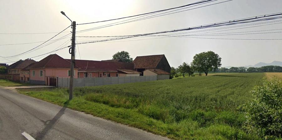 Teren la strada principala in centrul cartierului Stupini - 1