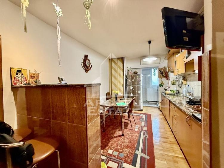 Apartament 3 camere, 2 bai, decomandat, etaj intermediar, lift, Fabric - 7