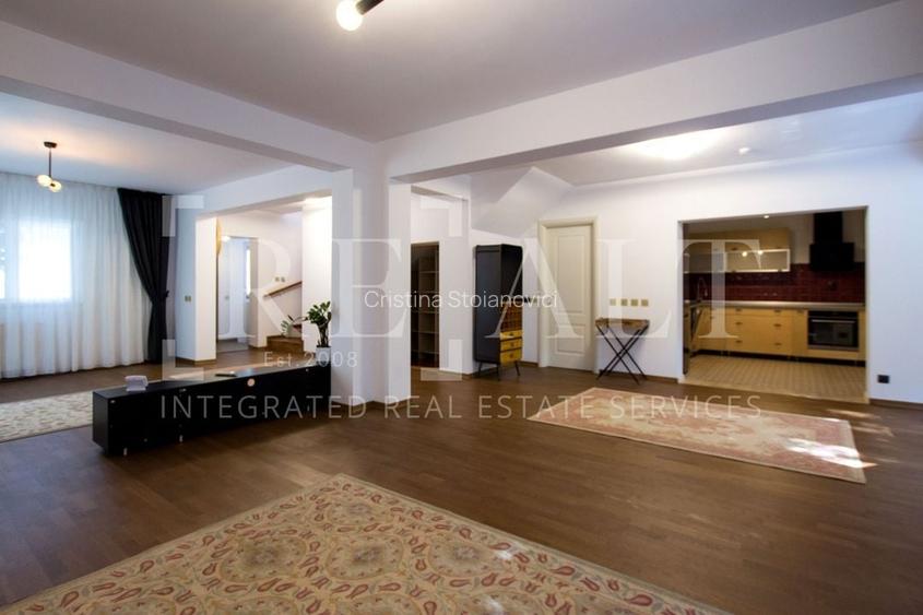 Inchiriere casa, vila 5 camere | Individuala, 400mp curte libera | Pipera