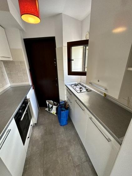 Romana / 3 min metrou / Centrala propie / Studio renovat / - 7