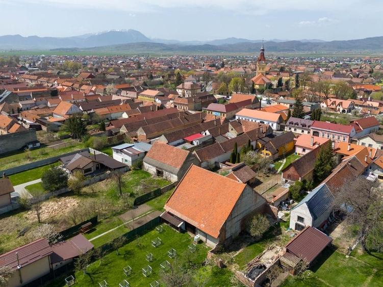 Casă Săsească Autentică cu Șură Impresionantă în Cristian – Teren 2729mp - 39