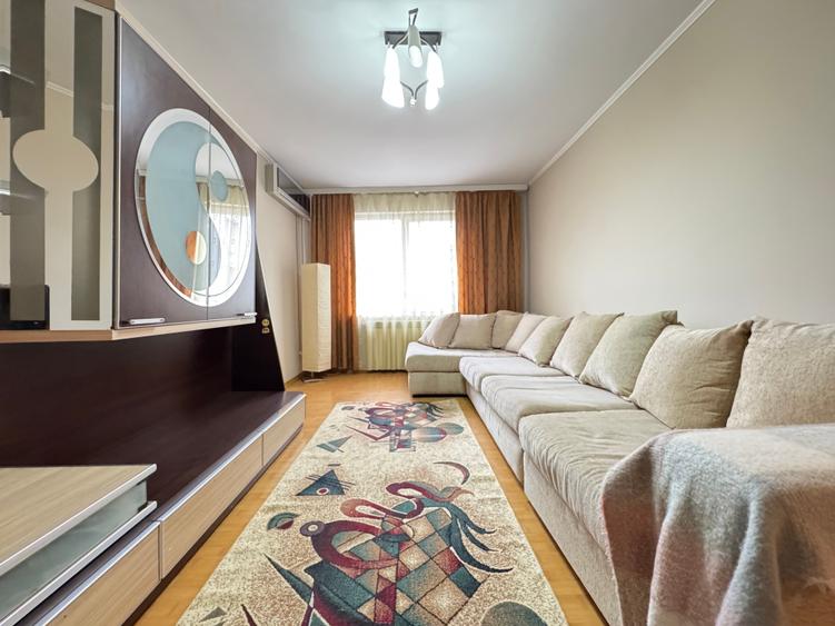 De vanzare - Apartament 3 cam - 68 mp - 700 metri Vulcan Center - 1