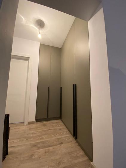 Complet mobilat si utilat. Etaj intermediar. Teresa 10 mp. - 13