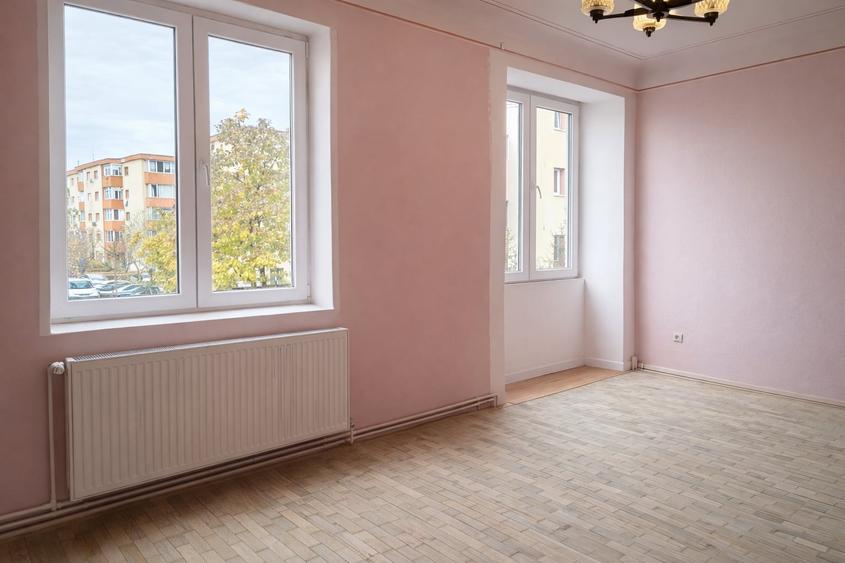 Apartament  trei camere  etajul 1 - 1