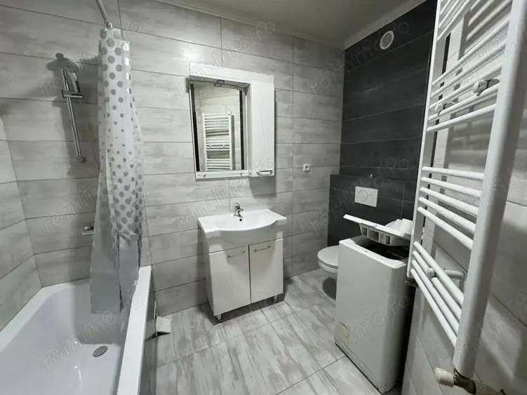 Apartament cu 2 camere decomandat în Eroii Revoluției