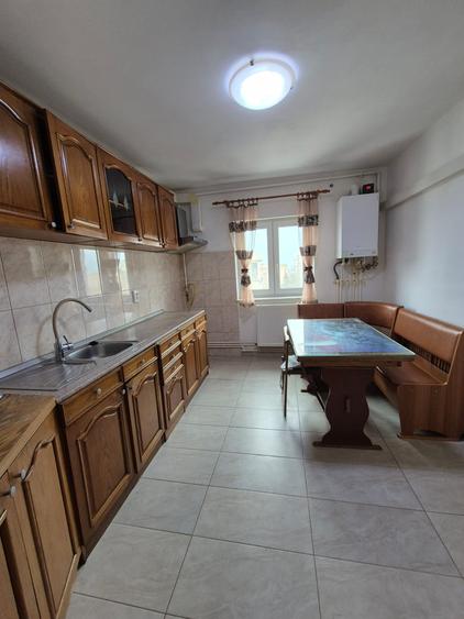 OCAZIE, GARA 3 CAMERE DECOMANDAT, 70 MP. 2 BAI, 2 BALCOANE,MOBILAT, CENTRALA GAZ - 2