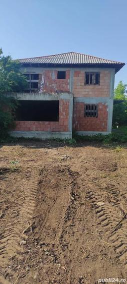 Branesti, Islaz, pret pentru toata proprietatea, doua vile tip duplex alaturate, P+1 - 2