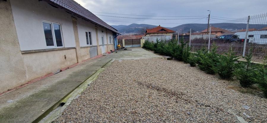Casă cu 4 camere în Micești