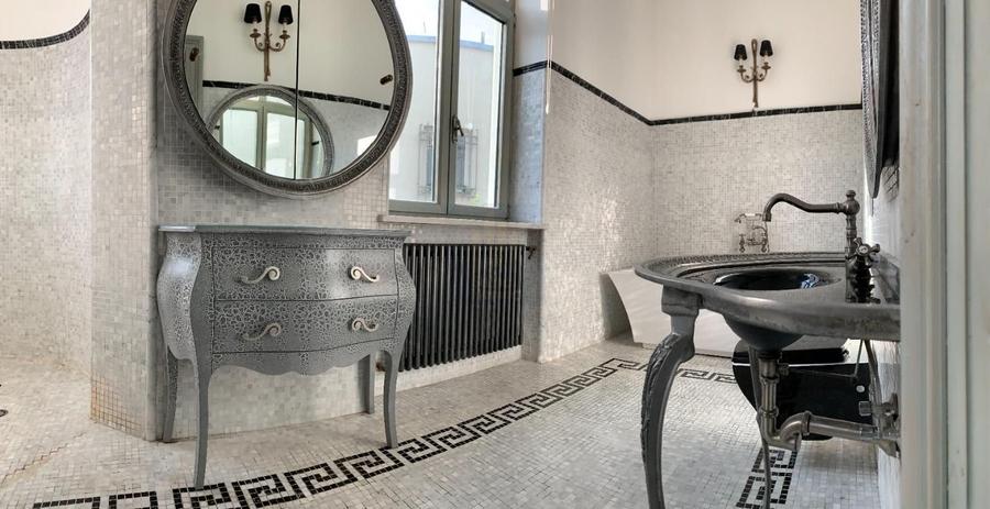 Vila istorica de vanzare in zona *Unirii* | 21 camere | curte, garaj - 25