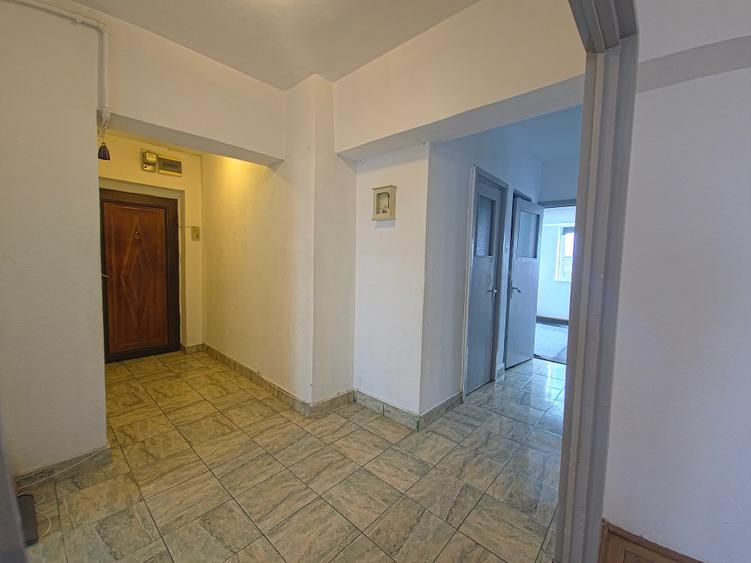 Ultracentral Tomis Mall 3 camere decomandat etaj 3/7 - 1