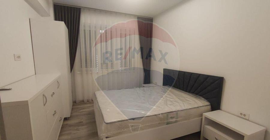 De inchiriat apartament 3 camere lux etaj 1 zona podul Ce... - 4