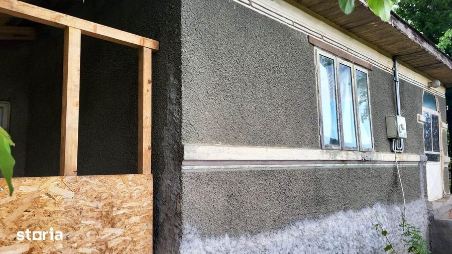 Casa in zona de deal la Zarnesti, la 20 km de Buzau, teren 1535 mp - 1