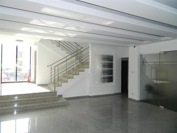 OFERTA ! Birouri LUX , 40 mp+terasa, Cladire noua , Aradului - 12